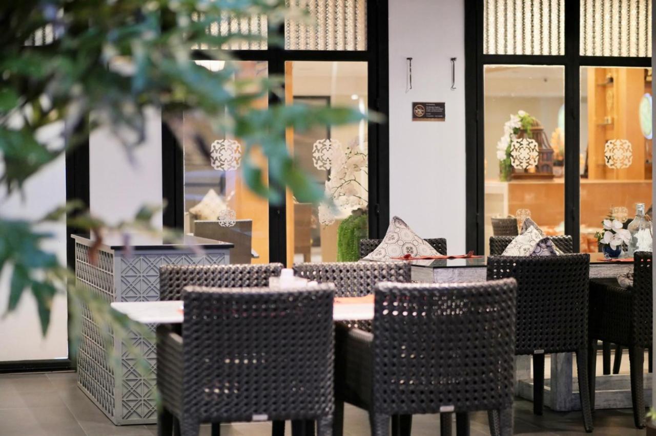 Sawaddi Patong Resort & Spa By Tolani - Sha Extra Plus Екстер'єр фото