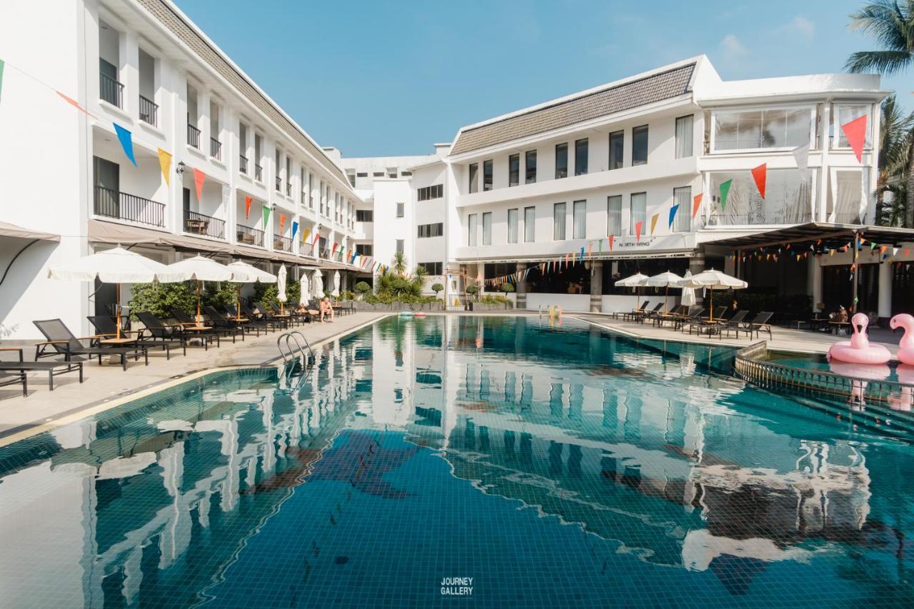Sawaddi Patong Resort & Spa By Tolani - Sha Extra Plus Екстер'єр фото