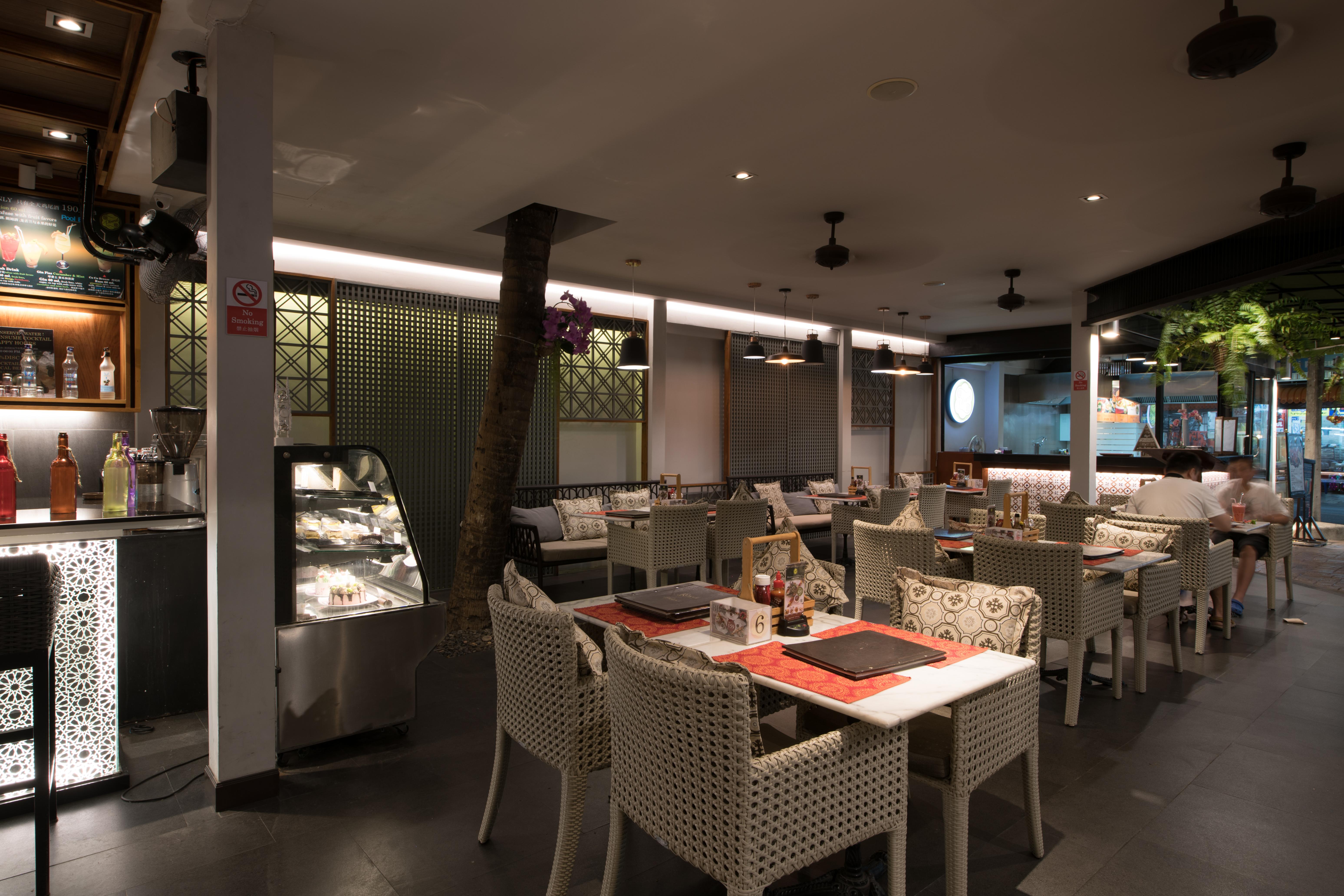 Sawaddi Patong Resort & Spa By Tolani - Sha Extra Plus Екстер'єр фото